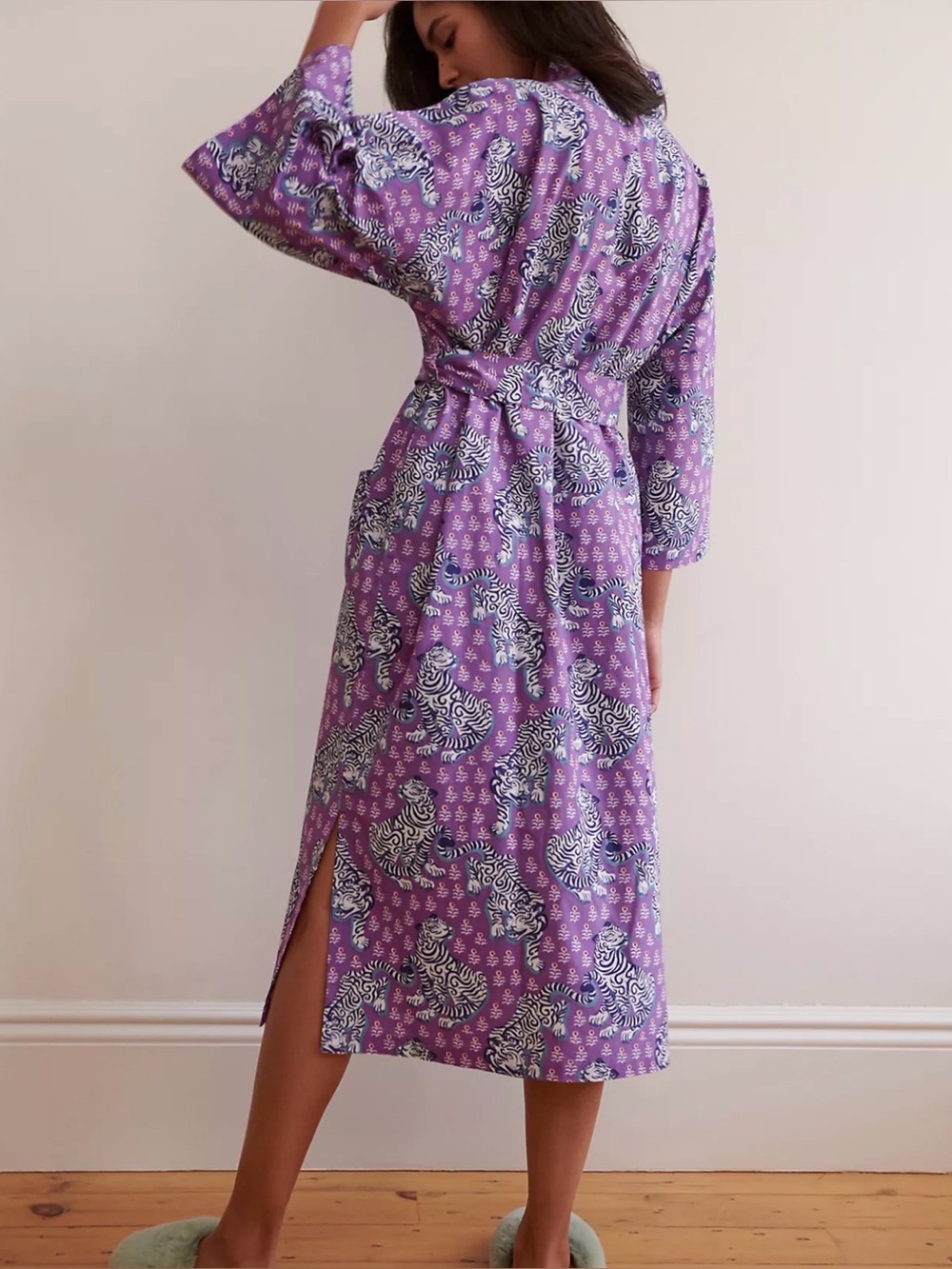 PRINTFRESH Tiger Queen Robe size Small/medium in violet - Picture 2 of 9